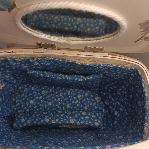 Butterfly and Floral Wooden Woven. Basket Purse Tote - Picture 9 of 15